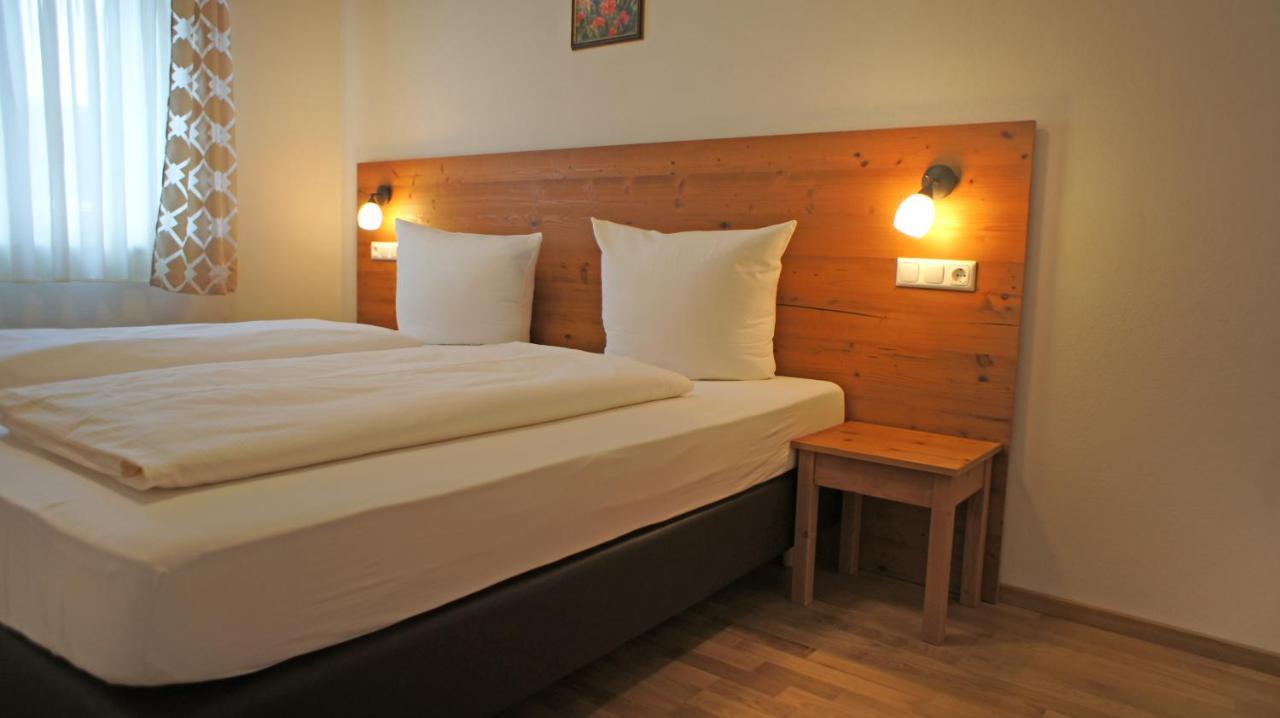 Hotel Heimfeld Restaurant Cafe Garching an Der Alz Eksteriør bilde