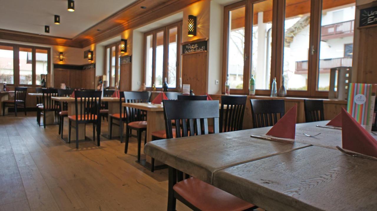Hotel Heimfeld Restaurant Cafe Garching an Der Alz Eksteriør bilde
