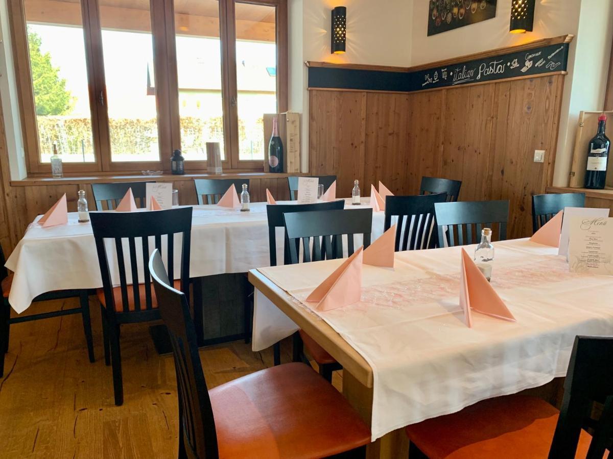 Hotel Heimfeld Restaurant Cafe Garching an Der Alz Eksteriør bilde