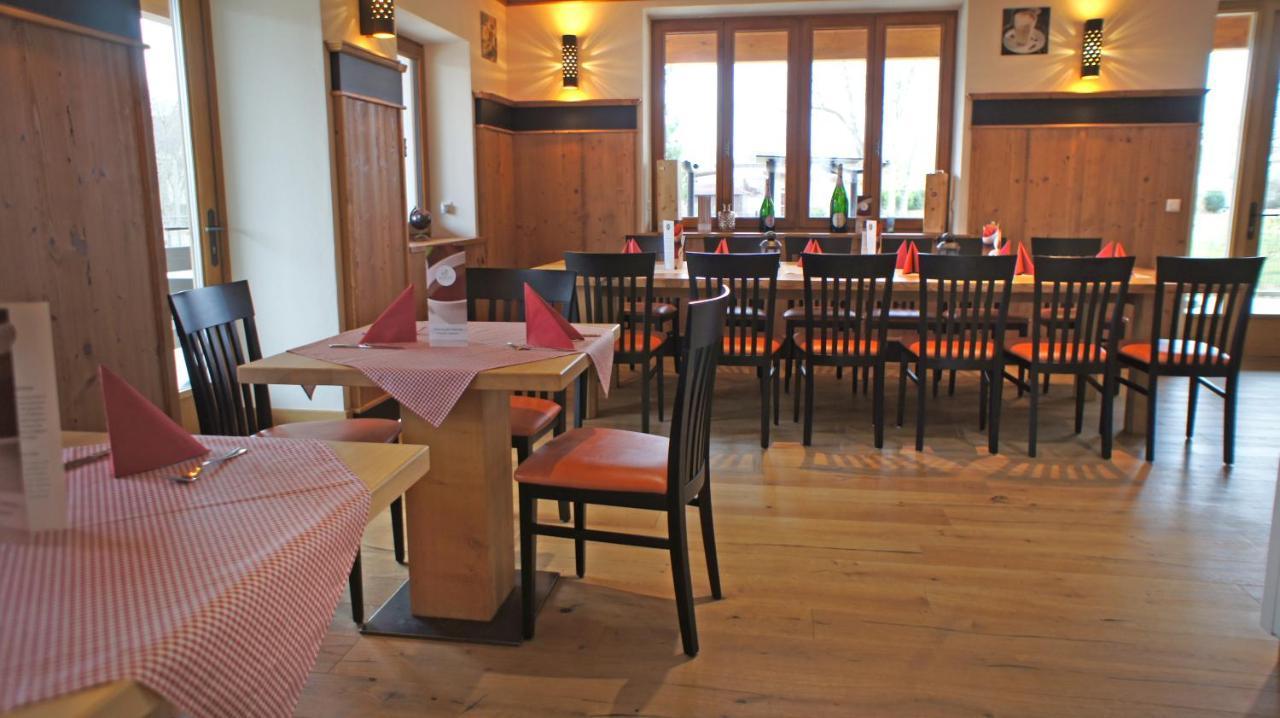 Hotel Heimfeld Restaurant Cafe Garching an Der Alz Eksteriør bilde